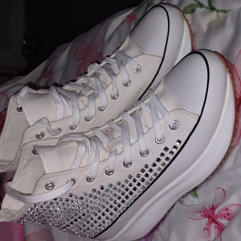 🎊🎊✨MADDEN GIRL ✨🎊🎊HIGH TOP RHINESTONE SNEAKERS. SO HOT. I ADORE THEMTOOBIG😢